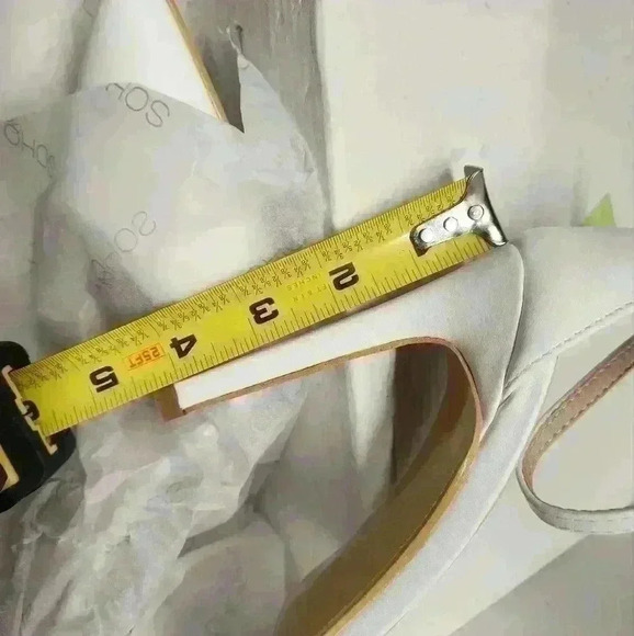 NEW NIB Soho Girls Kim-2 White Pointed Toe Ankle Strap Heel Sandal Sz 6 $60 - Picture 9 of 11